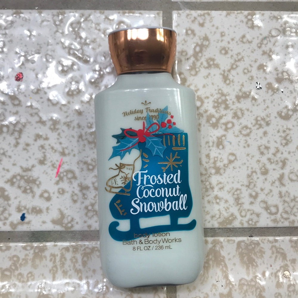 BATH AND BODY WORKS body lotion! ❄️